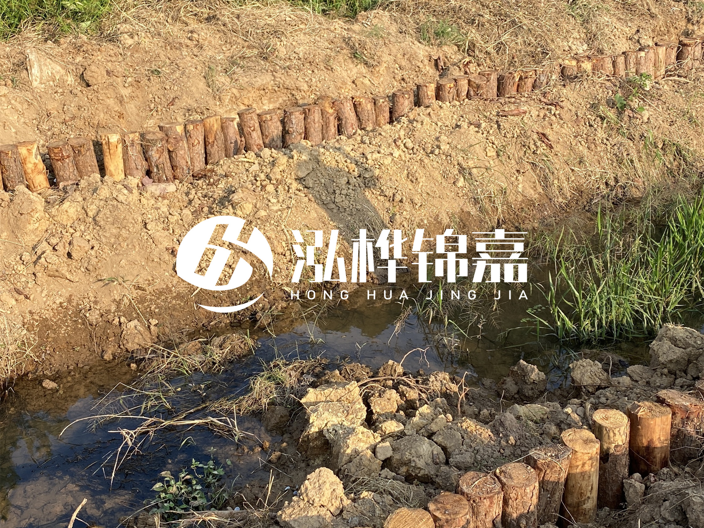 防汛木樁價(jià)格中的施工費(fèi)如何計(jì)算？水下打樁和陸地打樁費(fèi)用差異？