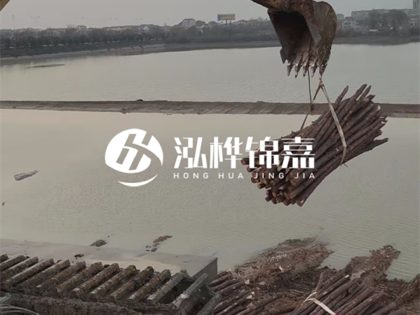 包工包料和清工施工哪種更劃算？1000根松木樁正常施工周期要多久？