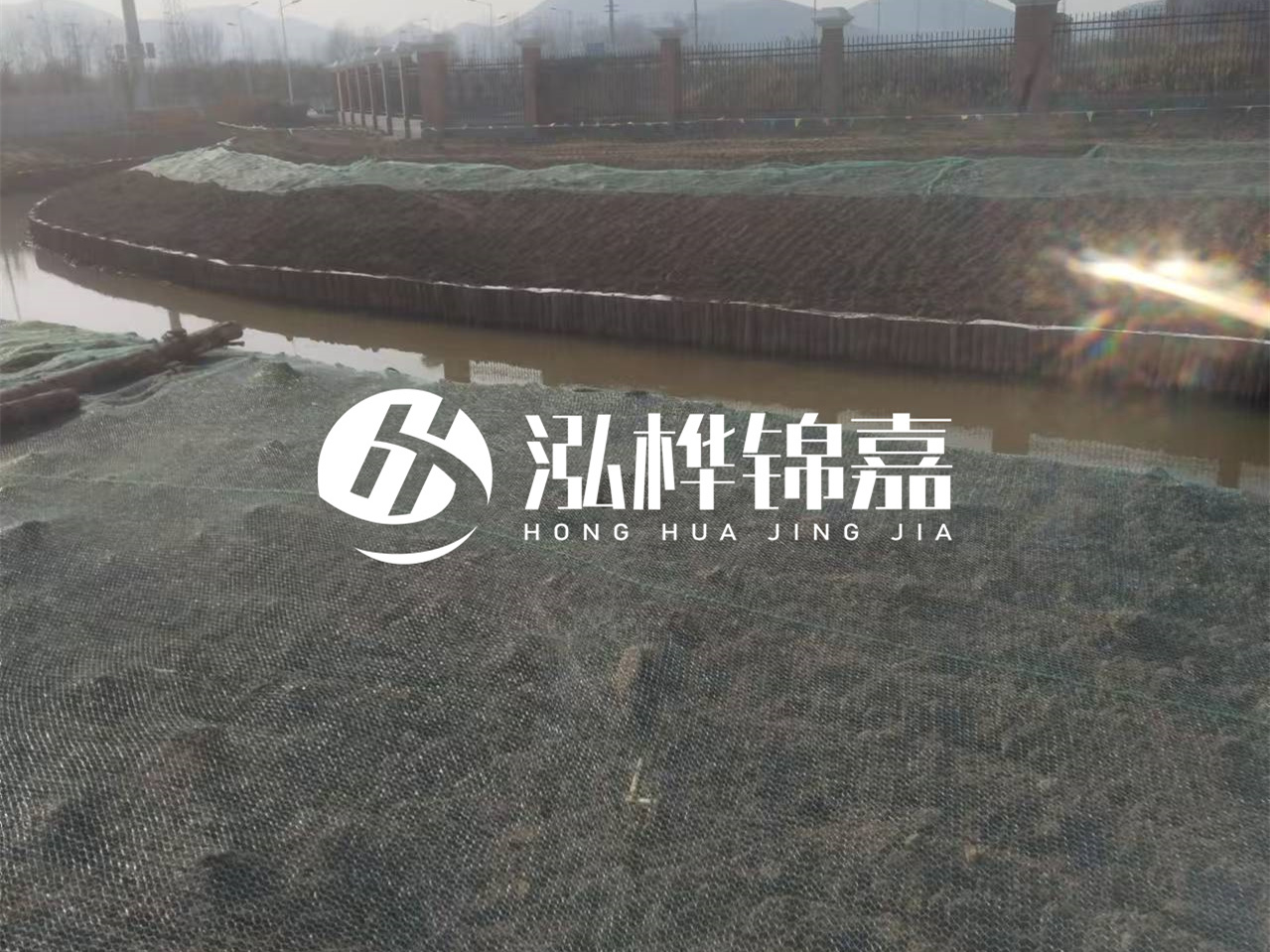 河道木樁打不下去怎么辦？河道打樁木能在水里使用多少年？