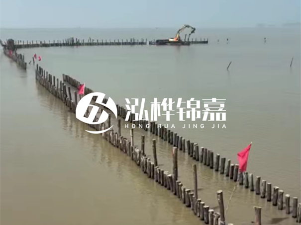 河道護坡打樁對河岸保護有何作用？河道松木樁水面需要預(yù)留多長？