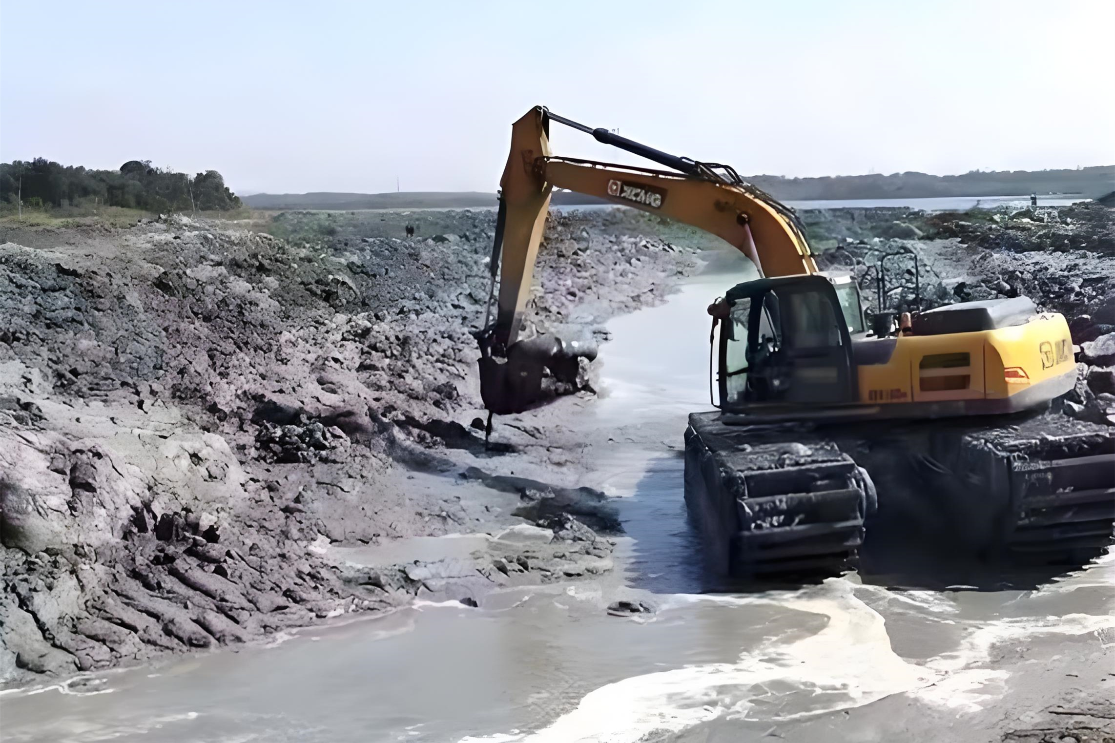 安徽水挖清淤團(tuán)隊(duì)泓樺錦嘉-挖機(jī)怎么清理魚塘淤泥？