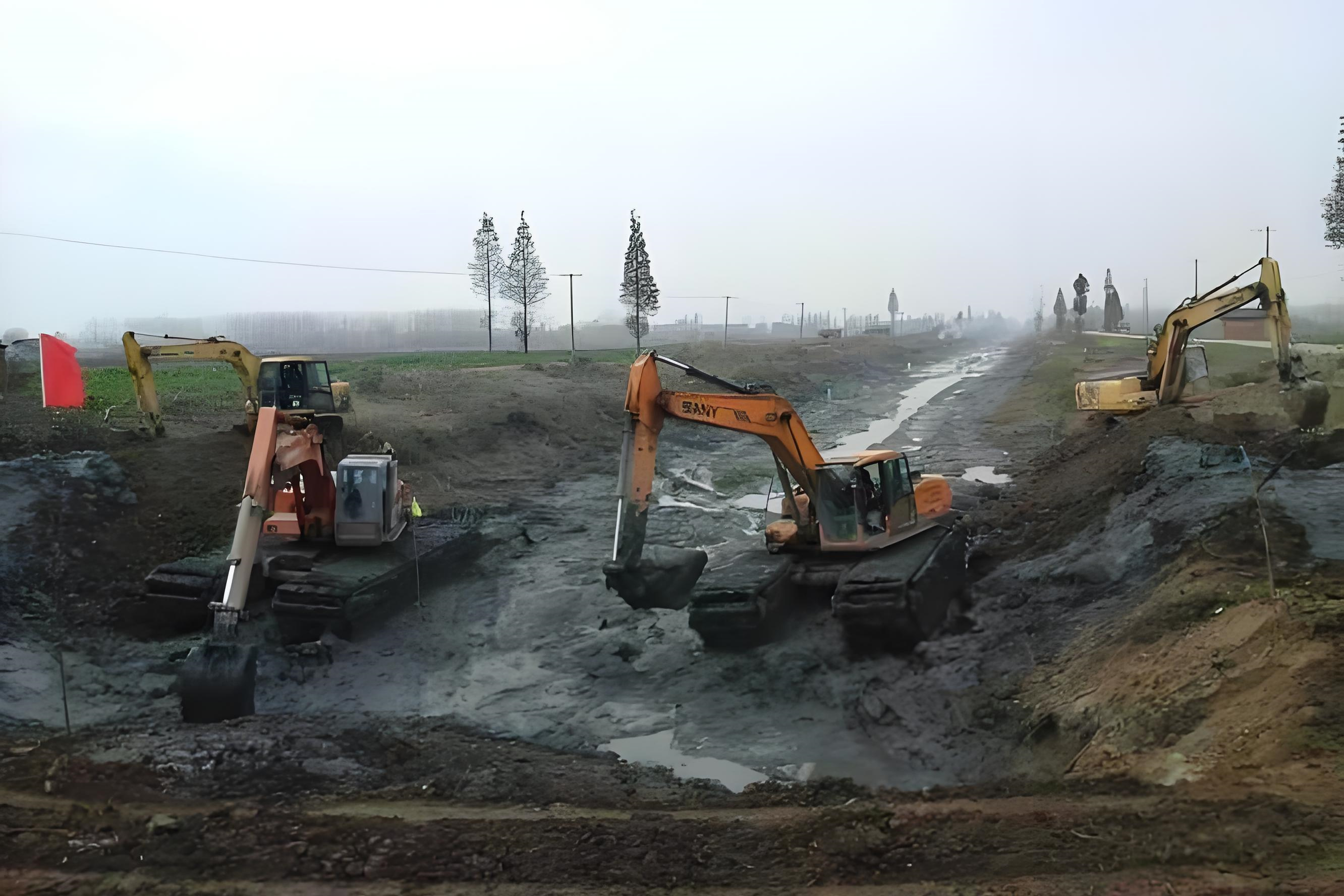 湖南岳陽(yáng)挖機(jī)清淤施工隊(duì) - 挖機(jī)清淤對(duì)河道邊坡有破壞嗎？