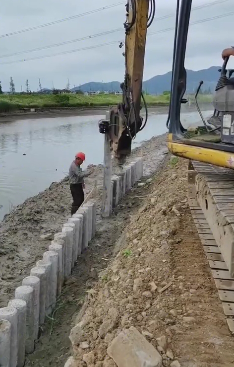 水泥仿木樁廠家泓樺錦嘉 - 打水泥樁多少錢一米？